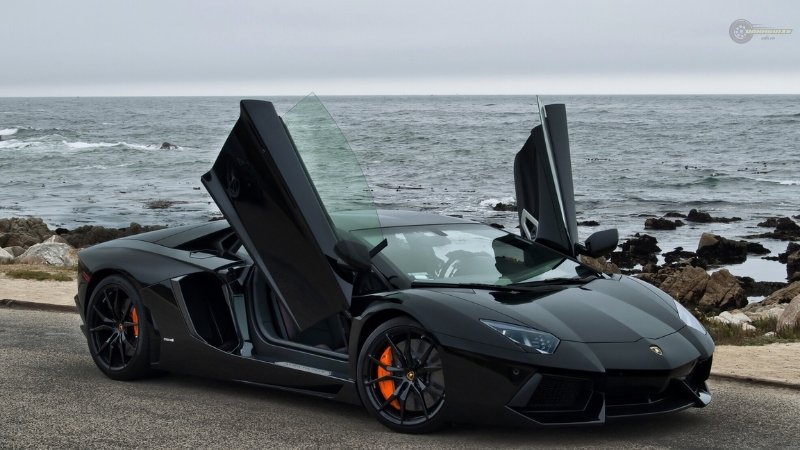 Lamborghini Aventador 02