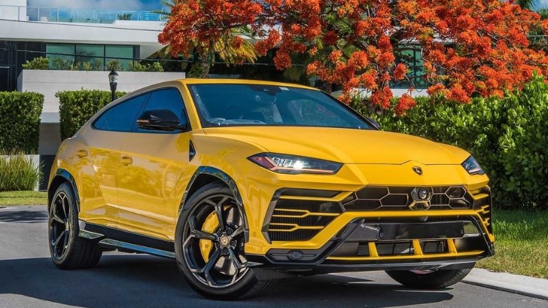 Lamborghini Urus 03