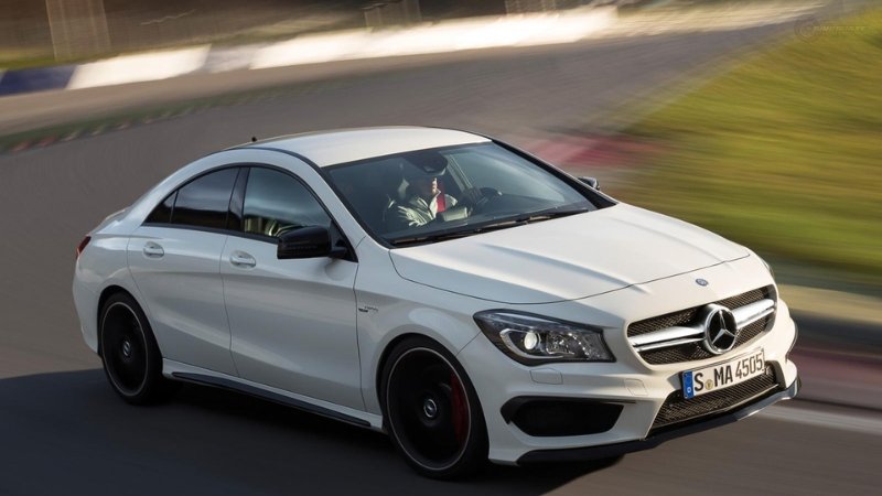 Mercedes-Benz AMG CLA 03