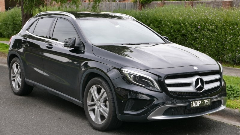 Mercedes-Benz GLA 200 02