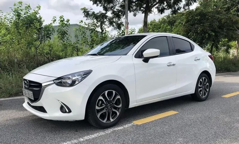 Ngắm nhìn chi tiết ngoại thất của dòng xe Mazda 2 Hatchback 9