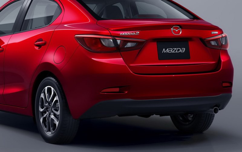 Ngắm nhìn chi tiết ngoại thất của dòng xe Mazda 2 Hatchback 12