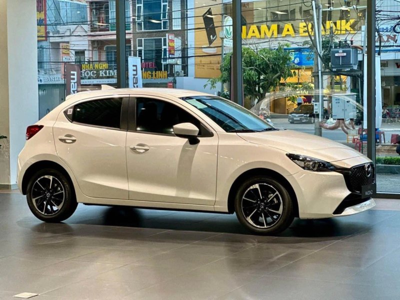 Ngắm nhìn chi tiết ngoại thất của dòng xe Mazda 2 Hatchback 13