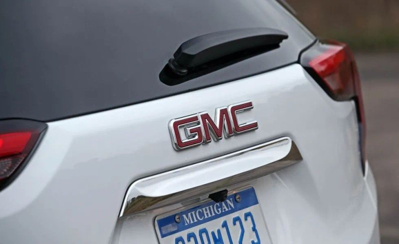 Ngắm nhìn từ trong ra ngoài của xe GMC Terrain SLE/SLT 16