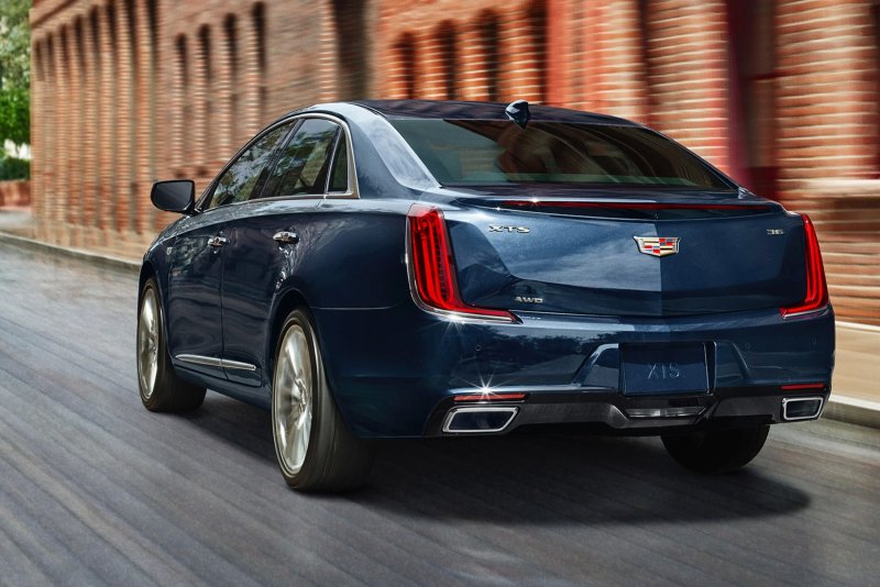 Ngoại thất bắt mắt của xe Cadillac XTS 10