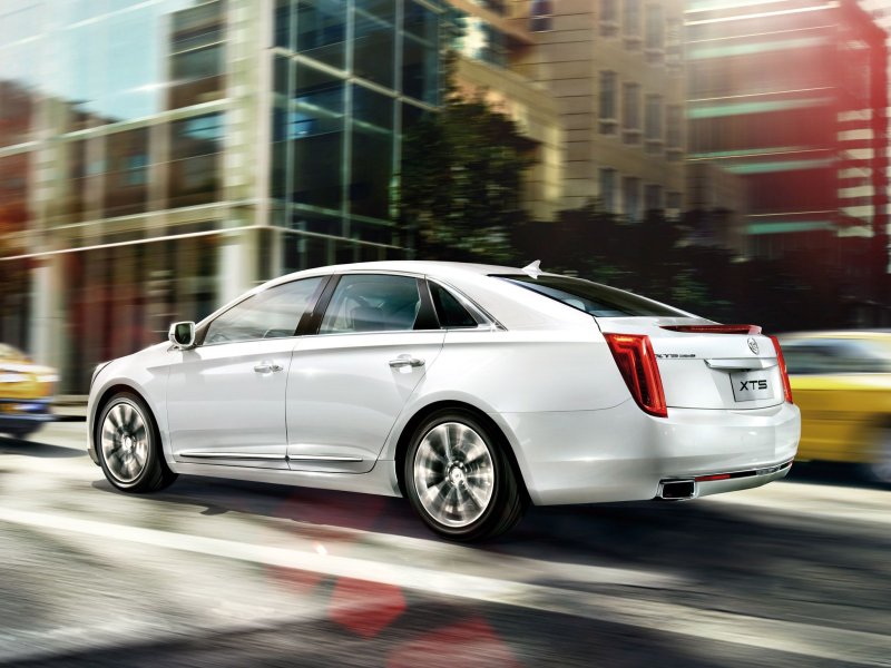 Ngoại thất bắt mắt của xe Cadillac XTS 21