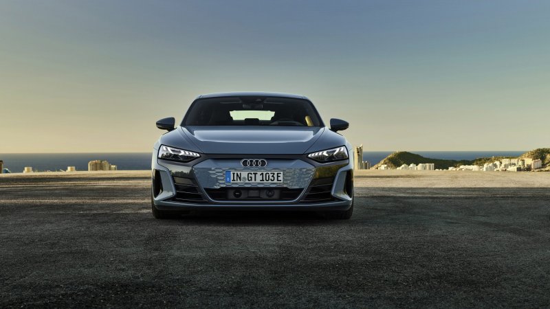 Siêu xe điện Audi E-Tron GT quattro 13