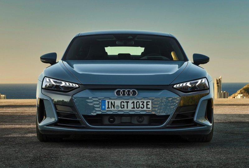 Siêu xe điện Audi E-Tron GT quattro 16