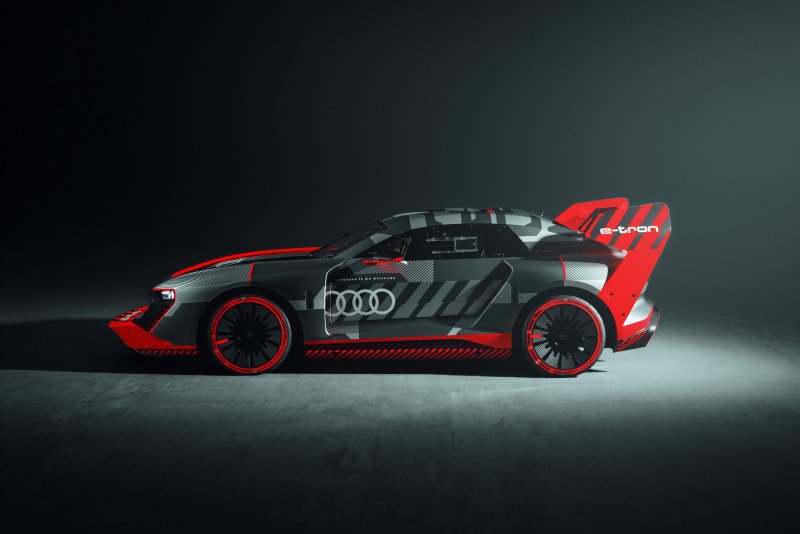 Siêu xe điện Audi E-Tron GT quattro 18