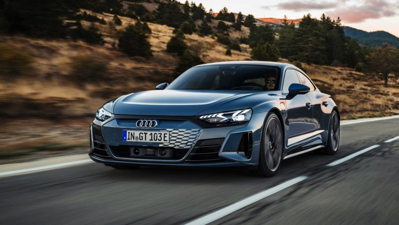 Siêu xe điện Audi E-Tron GT quattro 26