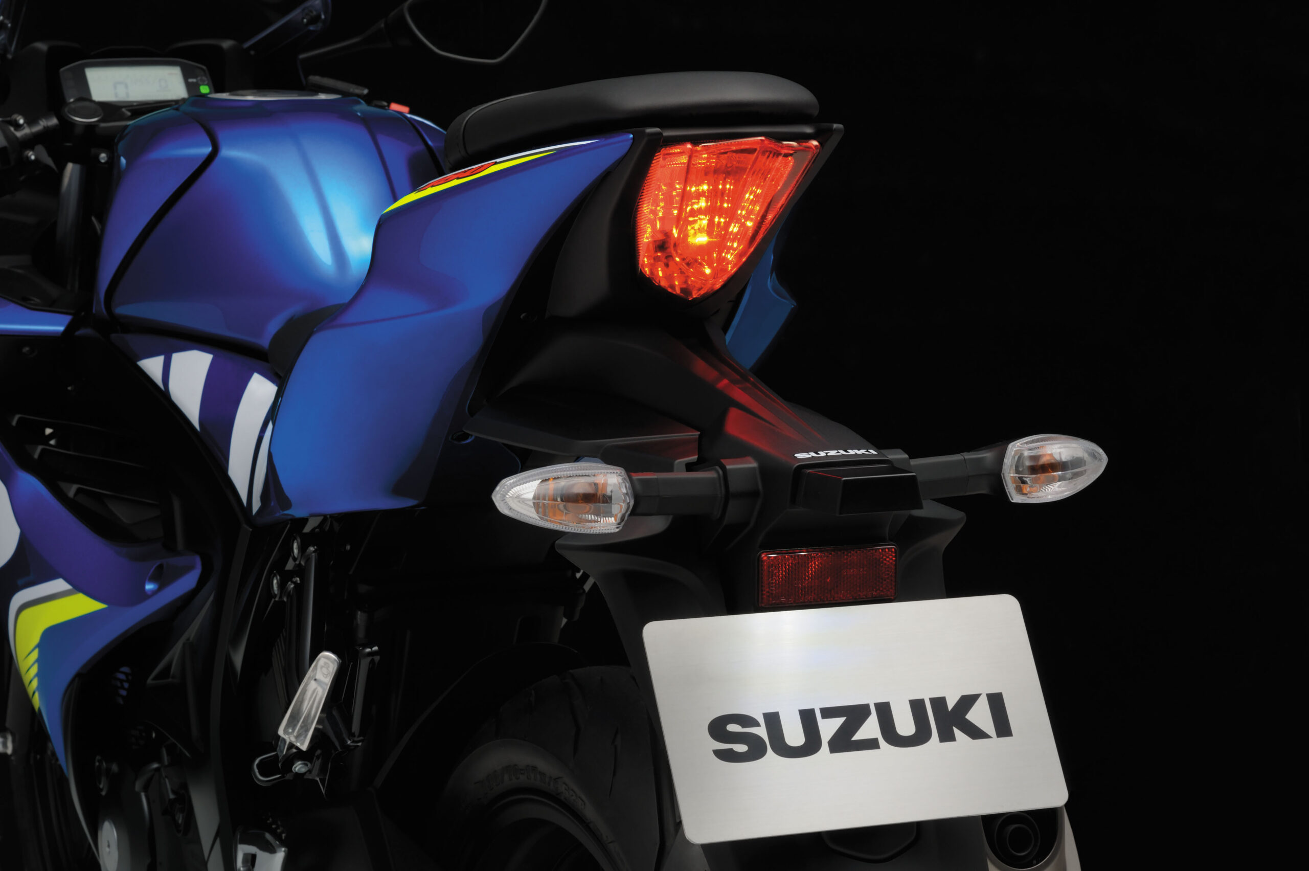 Ảnh chi tiết xe Suzuki GSX R150 3