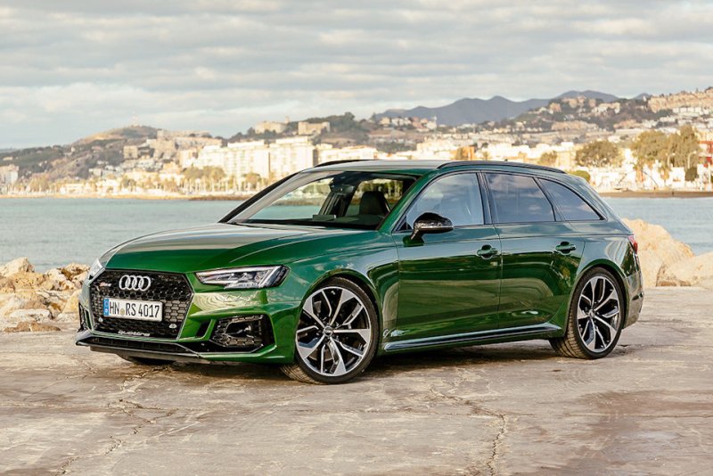 Tải ảnh Audi RS4 đẹp lung linh 18