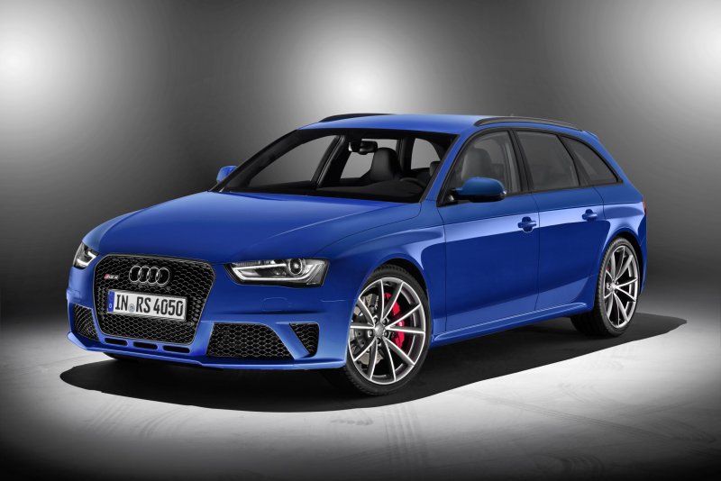 Tải ảnh Audi RS4 đẹp lung linh 24