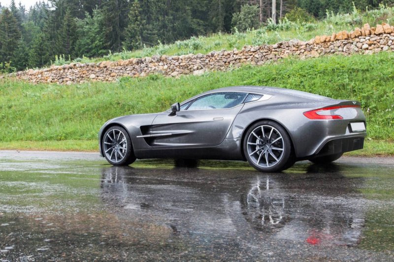 Tải hình ảnh Aston Martin One-77 HD miễn phí 11