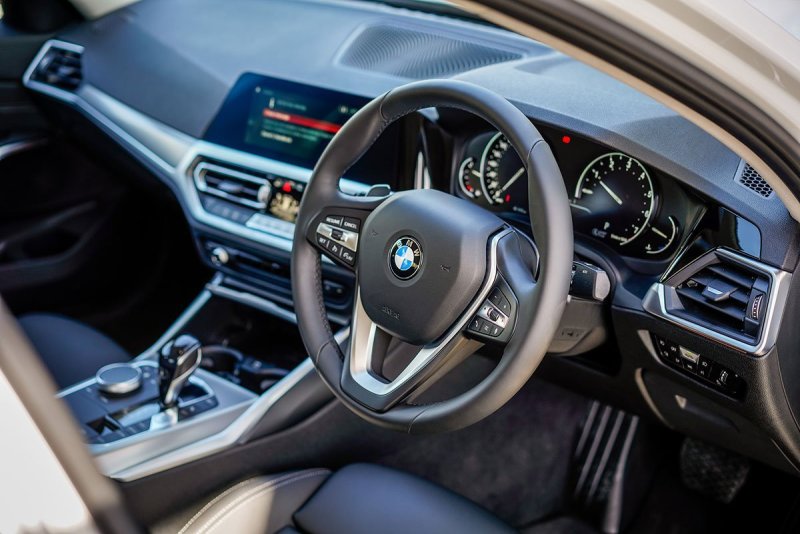 Tải hình ảnh đẹp xe BMW 320i miễn phí 21