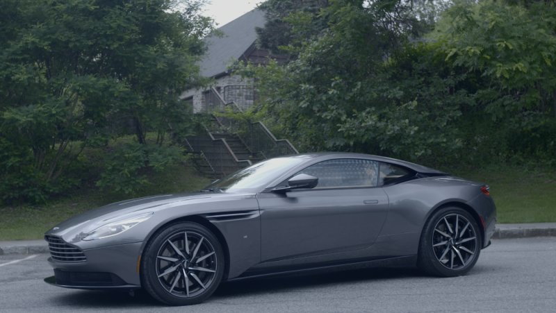 Tải hình ảnh xe Aston Martin DB11 chất lượng cao 1