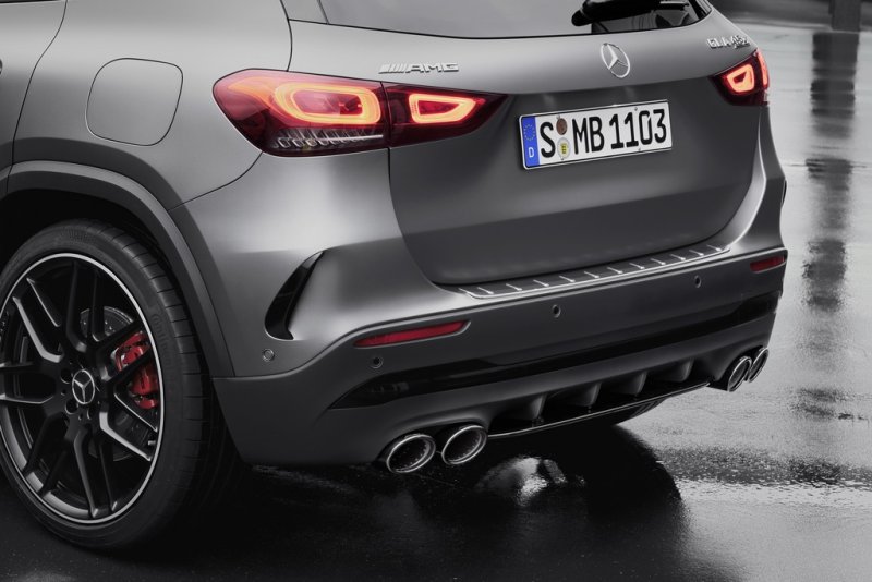 Tải hình ảnh xe Mercedes-AMG GLA 45 độ phân giải cao 15