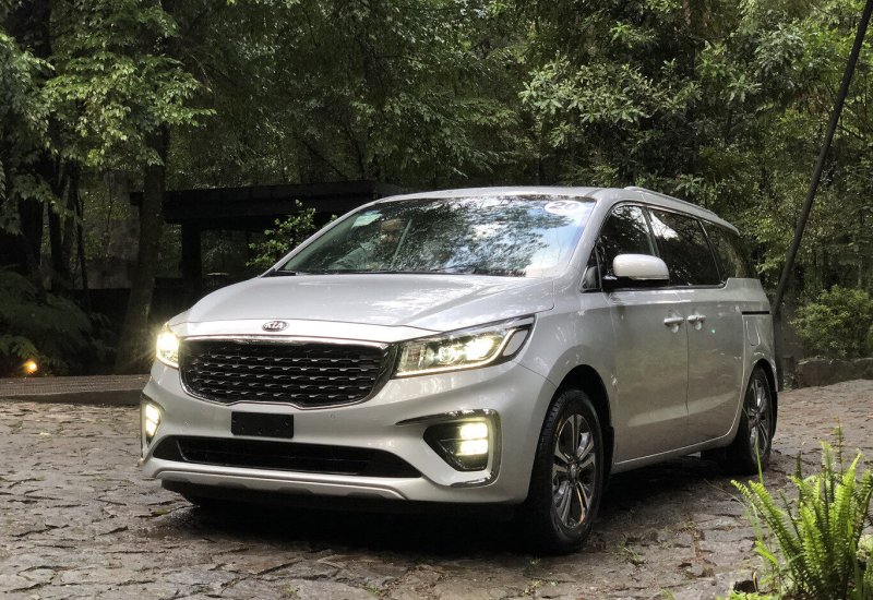 Thư viện ảnh chi tiết xe Kia Sedona đỉnh cao 3