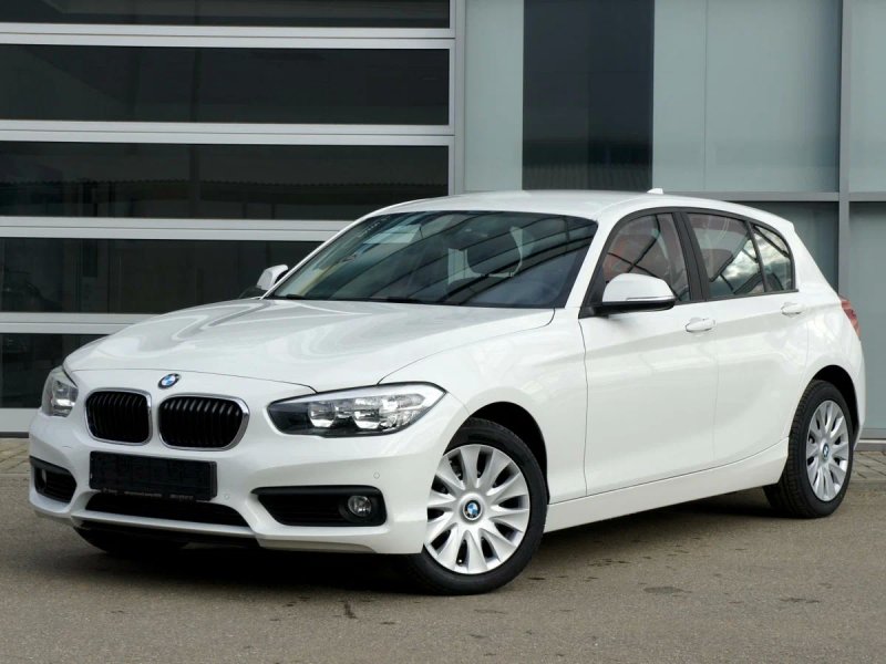 Thư viện hình ảnh chi tiết xe BMW 118i 2