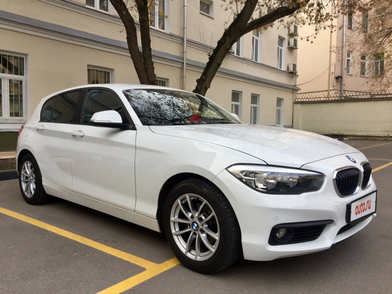 Thư viện hình ảnh chi tiết xe BMW 118i 4