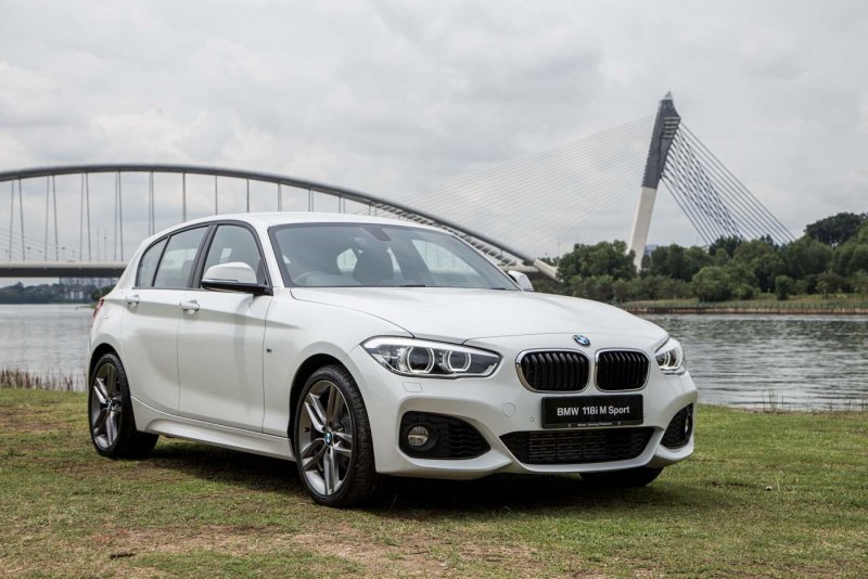 Thư viện hình ảnh chi tiết xe BMW 118i 11