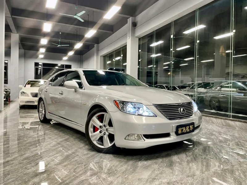 Thư viện hình Lexus LS460 đẹp nhất 23