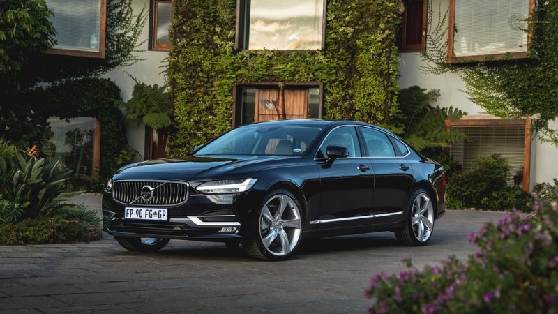 Volvo S90 02