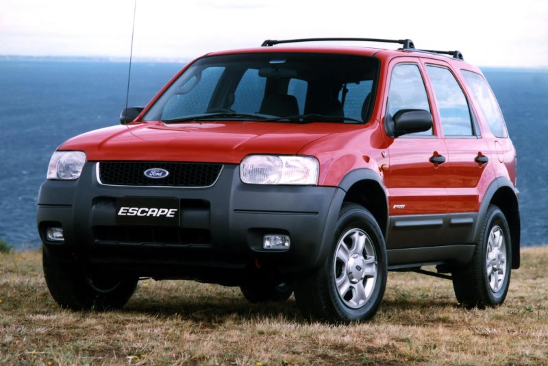 Xe Ford Escape phiên bản đời cũ 5