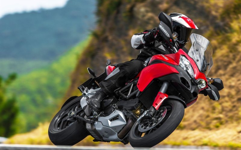 Xe mô tô thể thao Ducati Multistrada 21