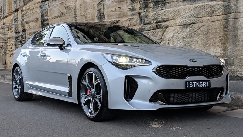 Xem ảnh xe Kia Stinger chất lượng cao 6