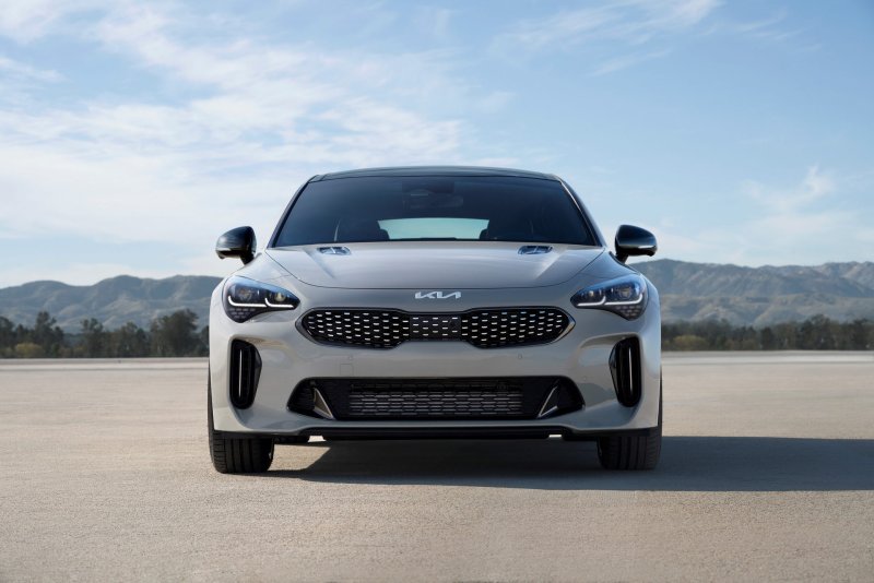 Xem ảnh xe Kia Stinger chất lượng cao 35