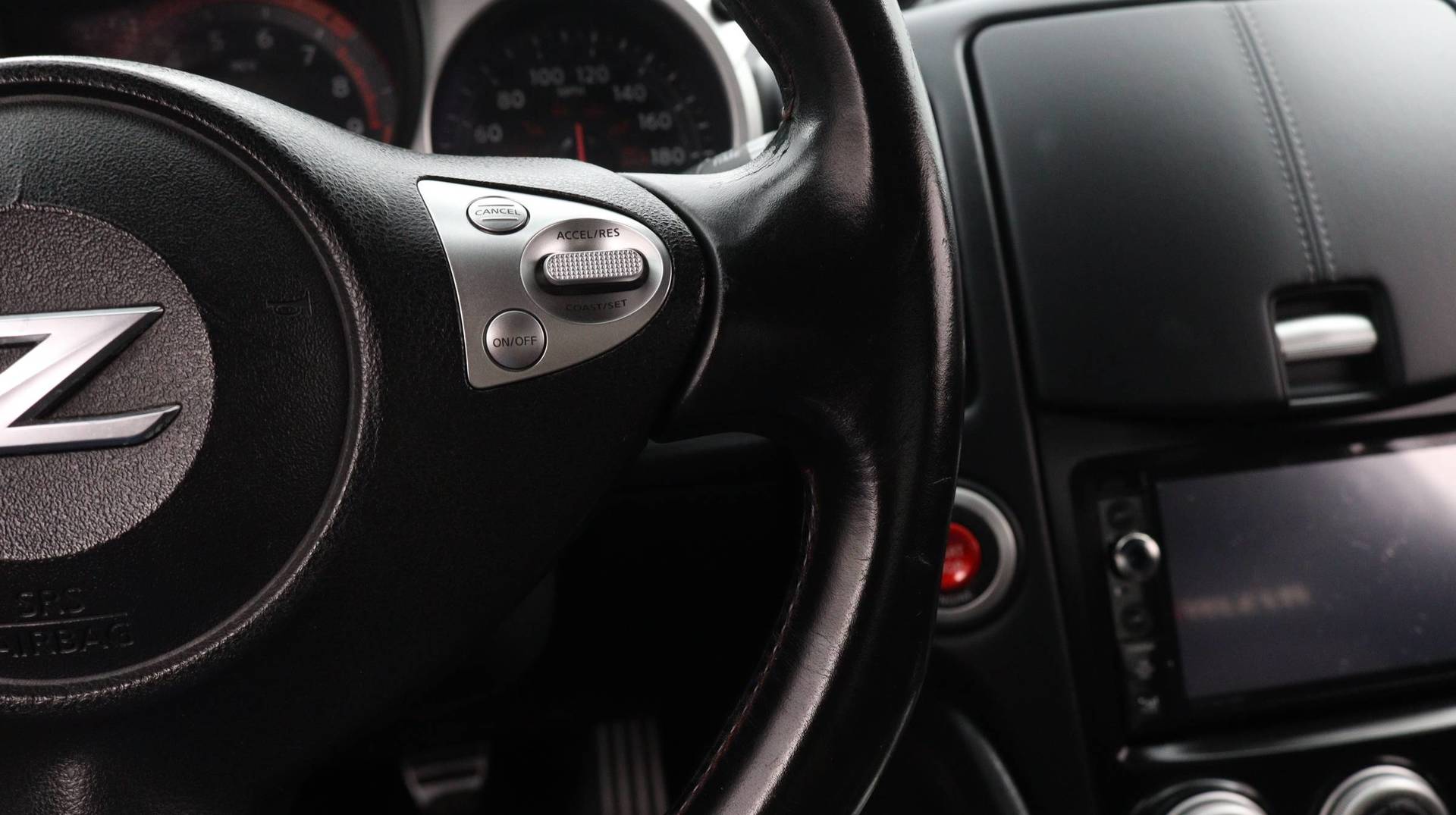Xem ảnh xe Nissan 370Z từ nhiều góc độ 13