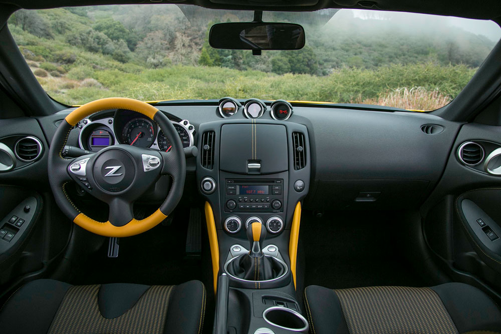 Xem ảnh xe Nissan 370Z từ nhiều góc độ 19