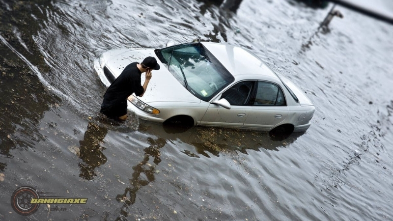 Biện pháp xử lý khi xe ô tô bị ngập nước