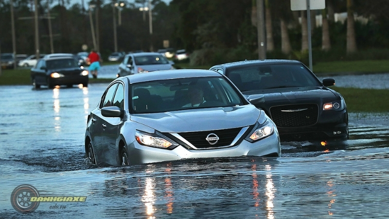 Hậu quả khi xe ô tô bị ngập nước 