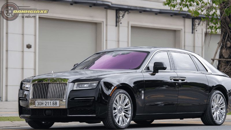 Rolls-Royce Ghost - 10