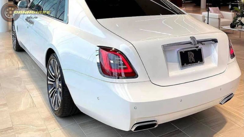 Rolls-Royce Ghost - 11