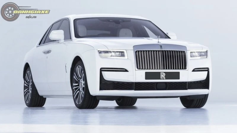 Rolls-Royce Ghost - 3