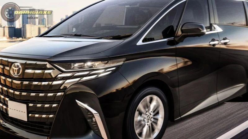 Toyota Alphard - 3