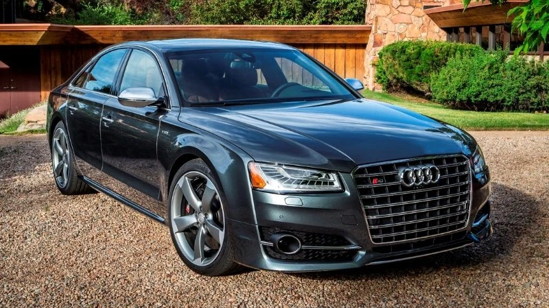 Audi S8