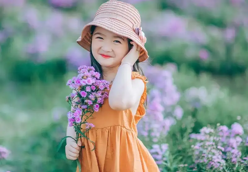 Thưởng thức hình ảnh em bé gái dễ thương cute