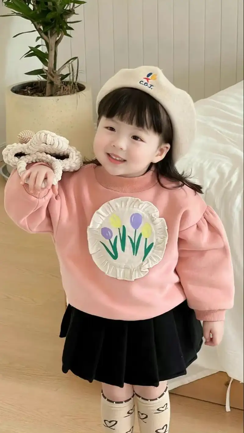 Hình ảnh bé gái đẹp với phong cách cute