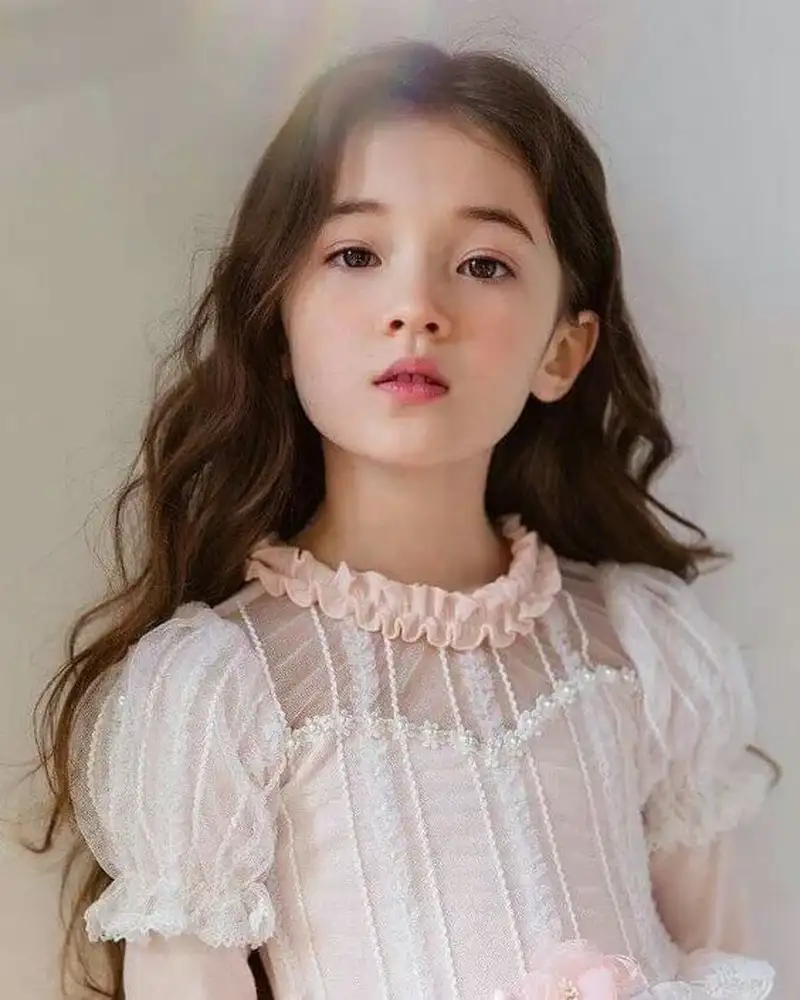 Ảnh bé gái sơ sinh cute ngọt ngào