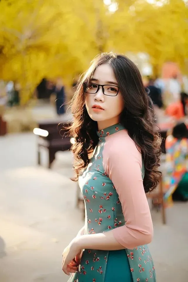 Thưởng thức gái xinh cute tóc dài thanh lịch