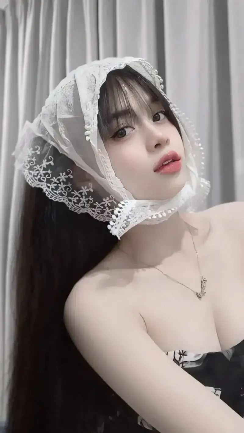 Thả dáng tiktok gái đẹp trong bikini quyến rũ