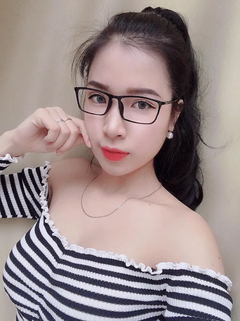 Gái xinh cute tóc dài thu hút mọi ánh nhìn