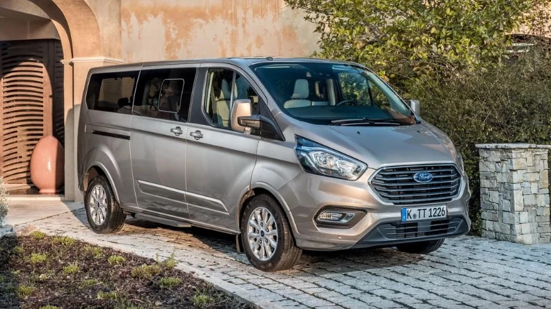 Bảng giá xe Ford Tourneo