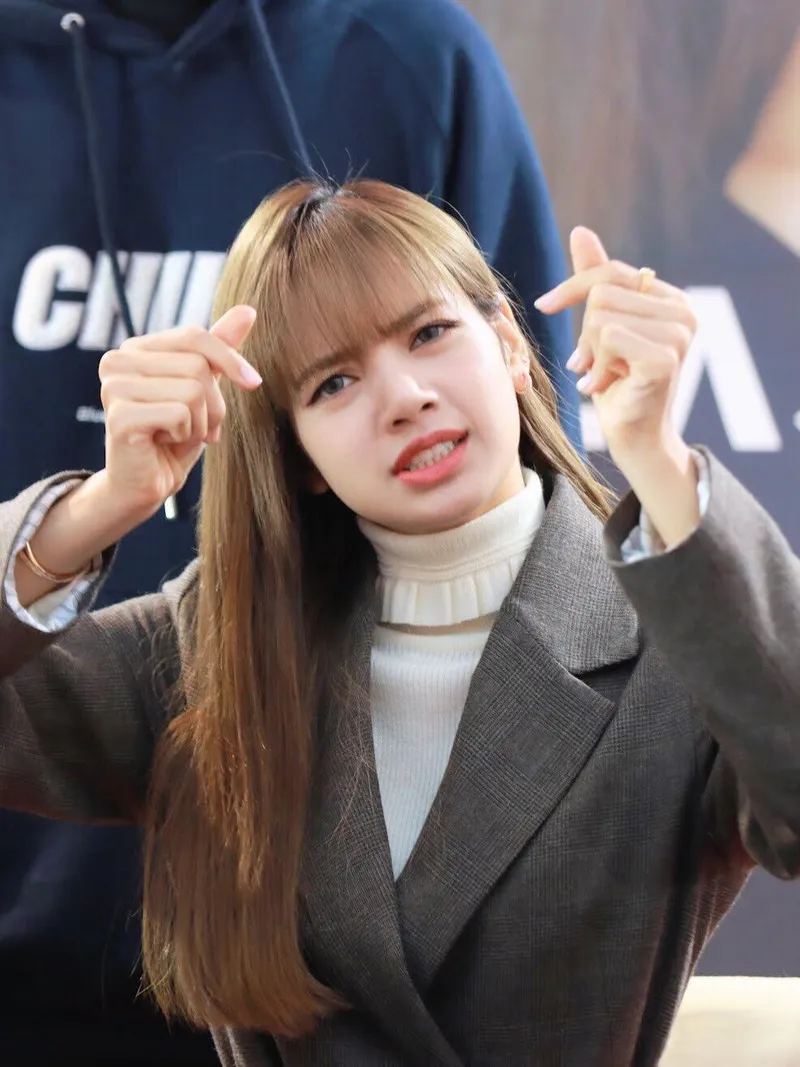 Blackpink lisa meme face biểu cảm cực hài.