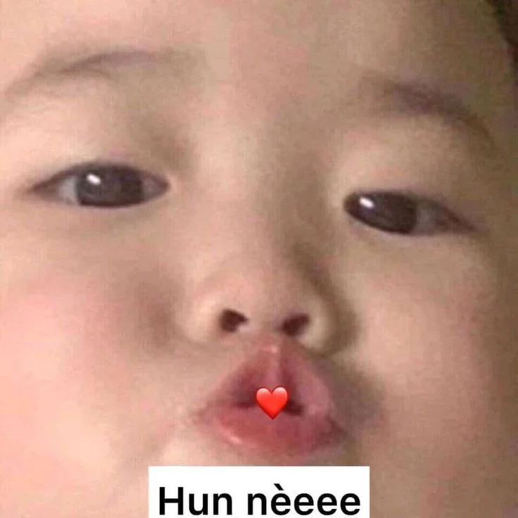 Cảm xúc giao thoa trọn vẹn với meme buồn vui